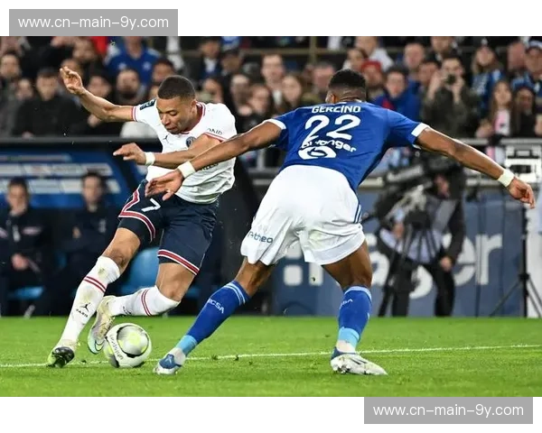 斯特拉斯堡闪电扳平巴黎圣日耳曼，主场气势如虹